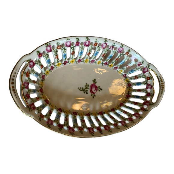 Vintage Reticulated Dish. Mint condition. - Picture 2 of 6